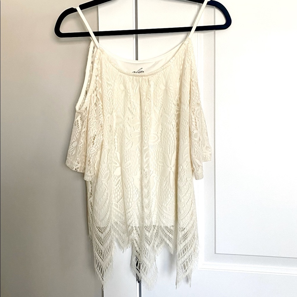 Alya brand dainty lace shirt